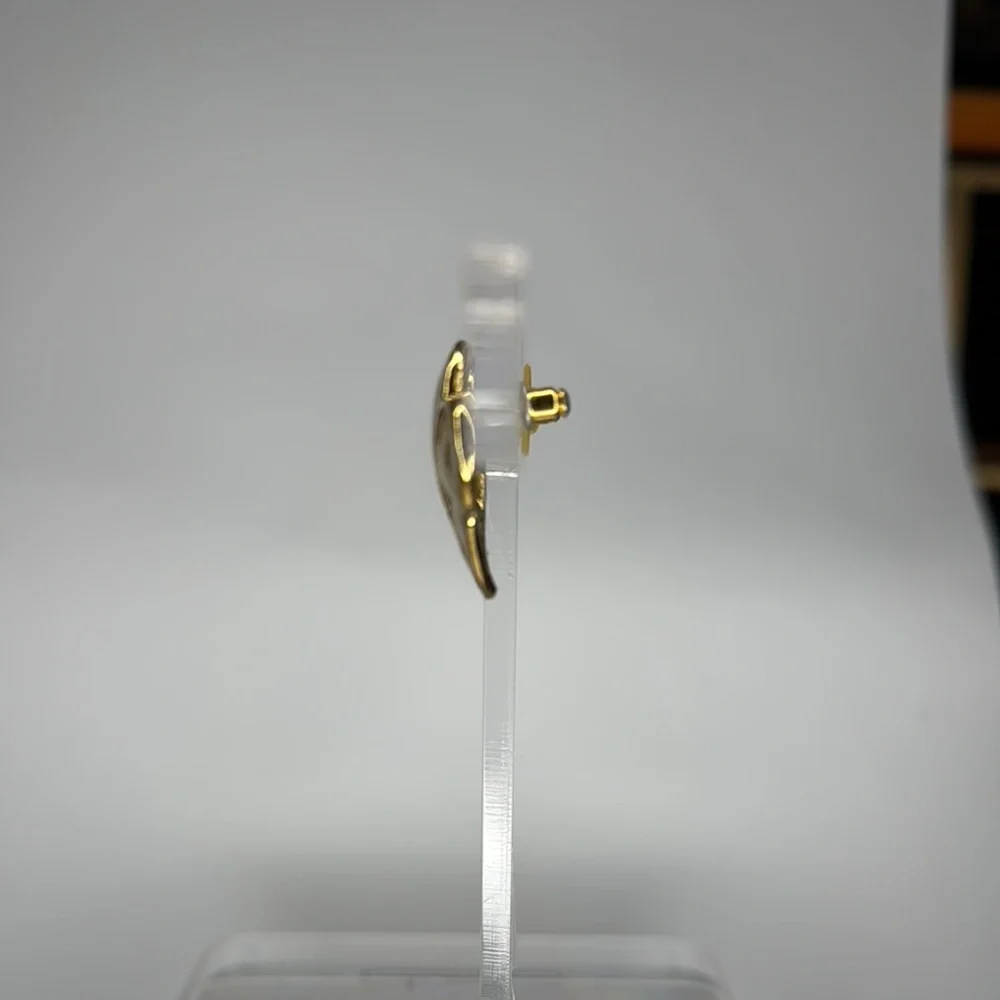 Elegant Gold and Jade Floral Earrings